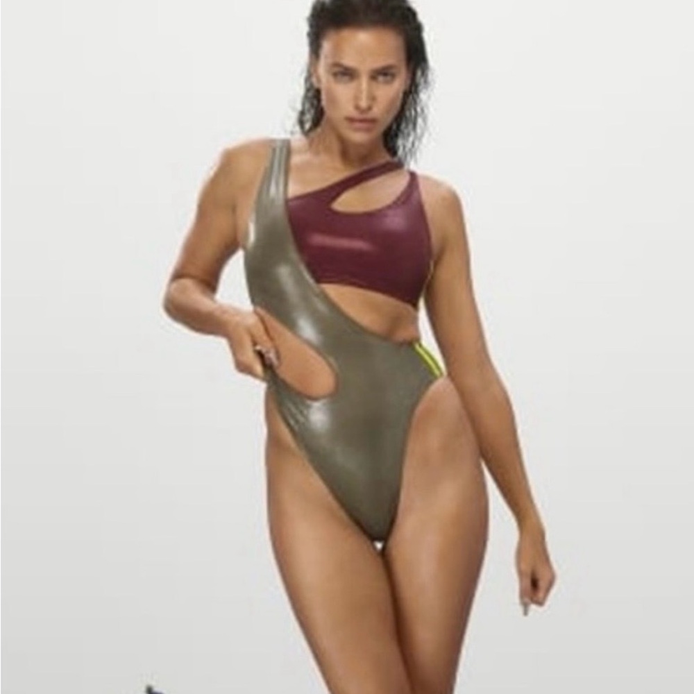 Ivy Park X Adidas Asymmetric Cutout two-Piece Swimsuit Olive & Maroon. size L - Picture 3 of 16
